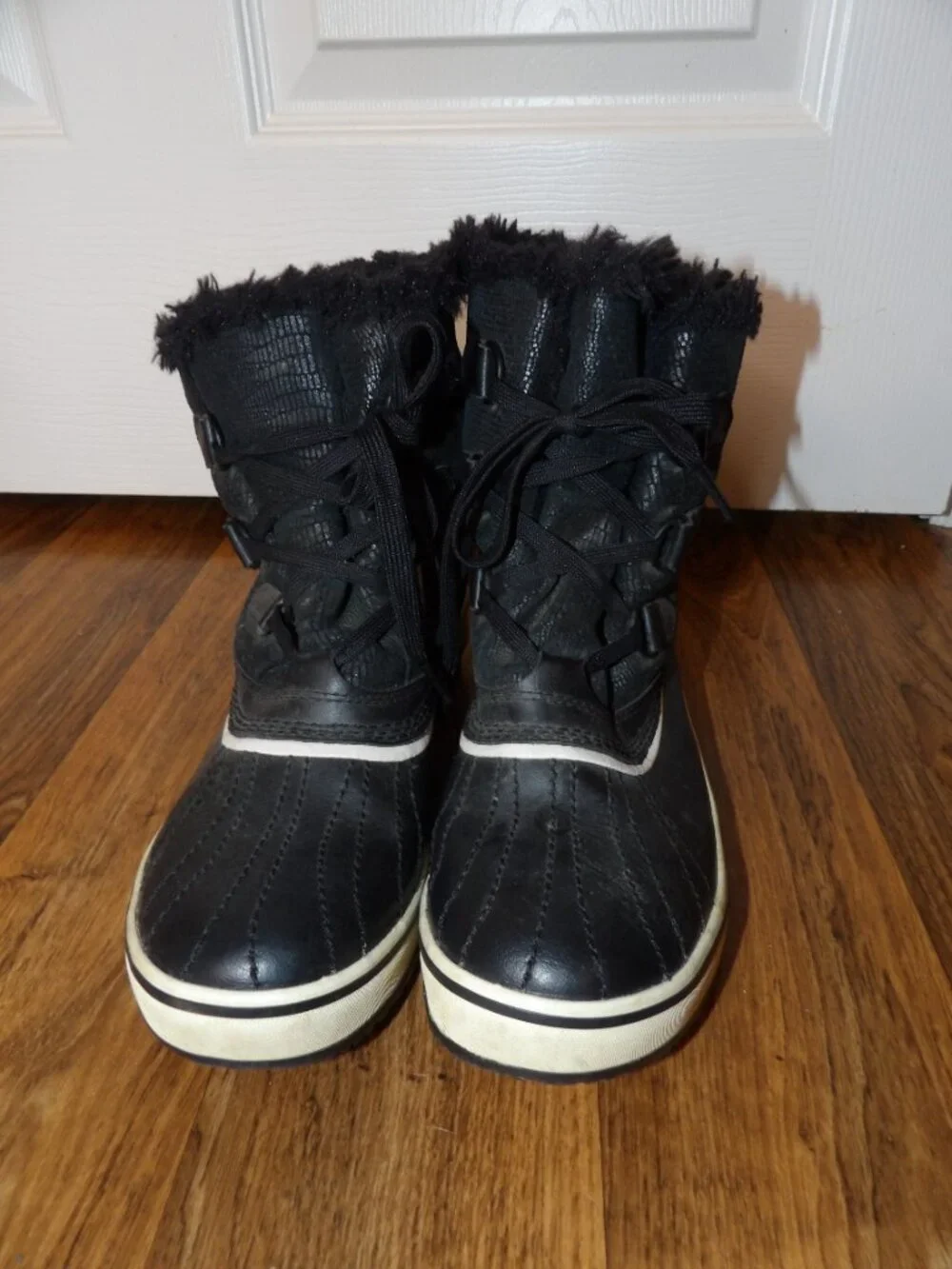 Sorel Tivoli Waterproof Winter Boots Black and White Size 8